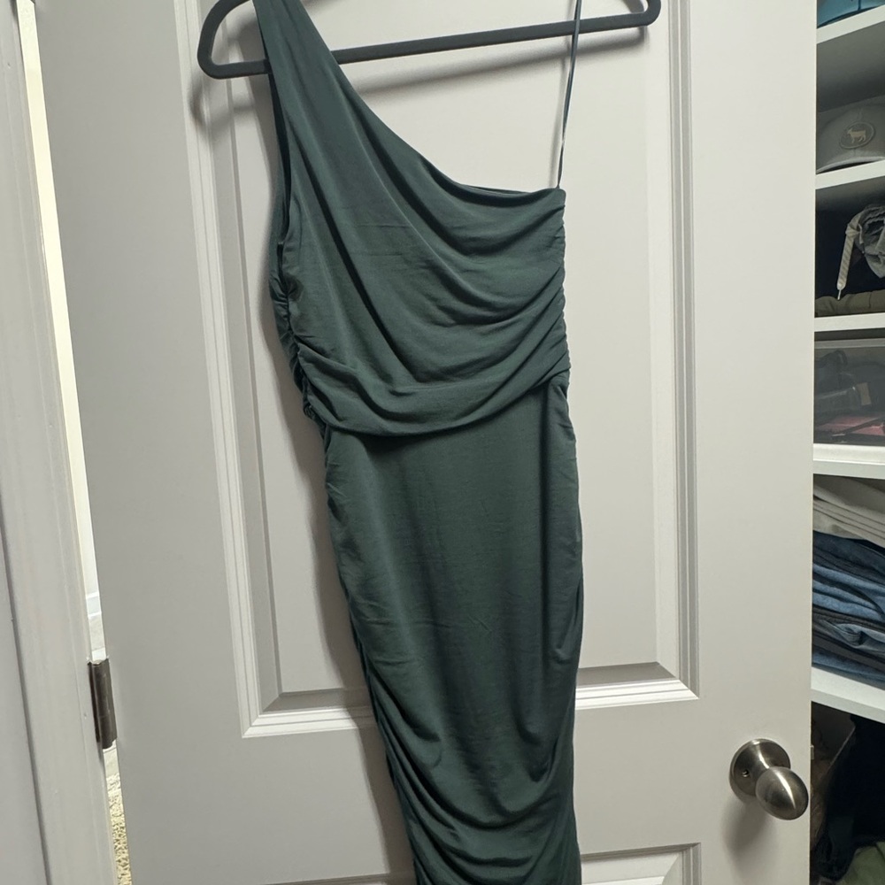 Express One-Shoulder Dress in Deep Green